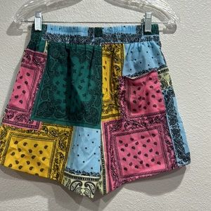 Cider Patch Pattern Shorts SZ Medium NWT